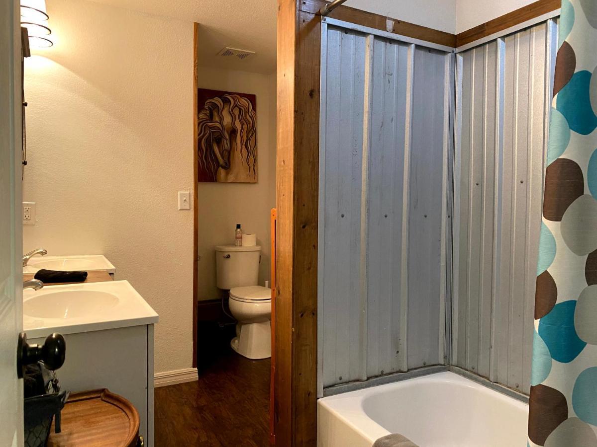 Bunkhouse Farm Stay Fort White Dış mekan fotoğraf