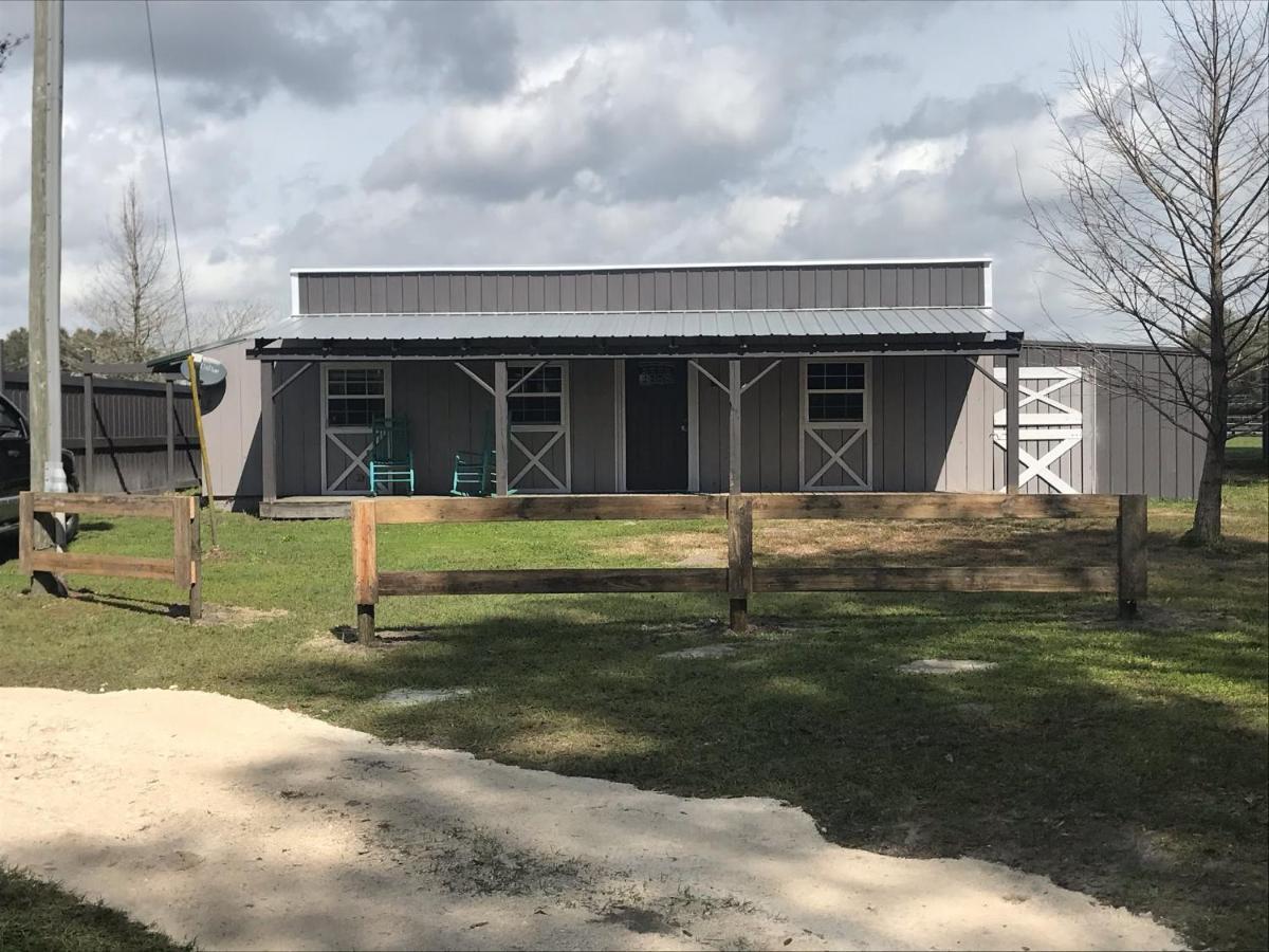 Bunkhouse Farm Stay Fort White Dış mekan fotoğraf