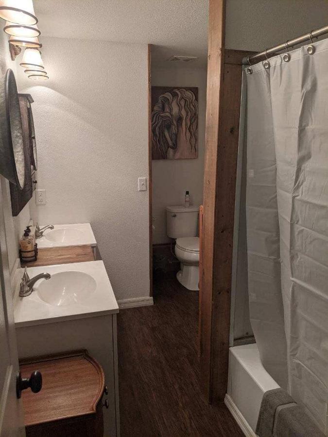 Bunkhouse Farm Stay Fort White Dış mekan fotoğraf